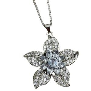 Betsey Johnson | NWT Large‎ Rhinestone
Flower Silver Tone Statement Necklace